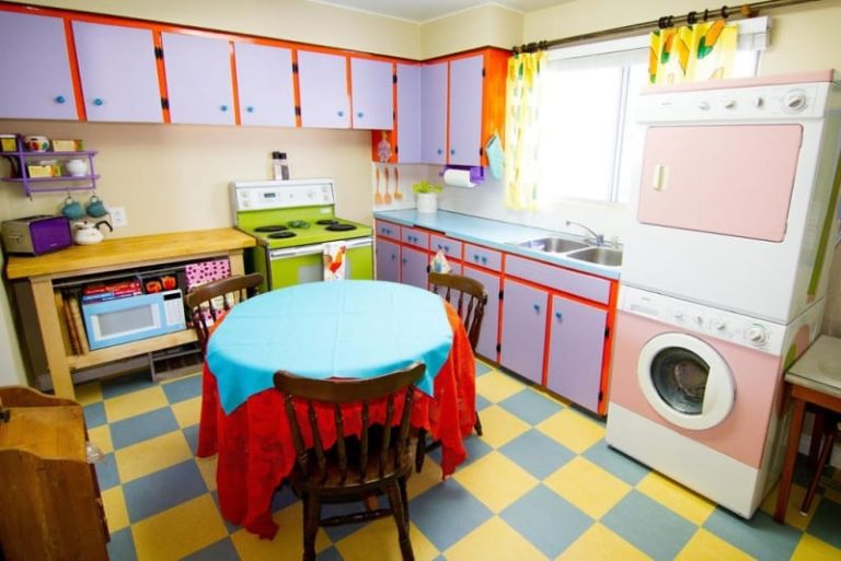 Simpsons Superfans Replicate Kitchen From The Tv Show Daniel Scott